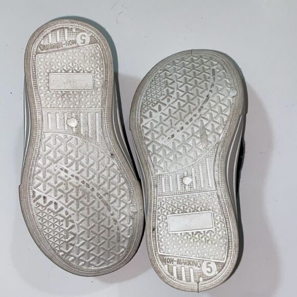 Marvel Spider-Man Red and Black Sneakers Kids Size 5 Shoes - Picture 7 of 11